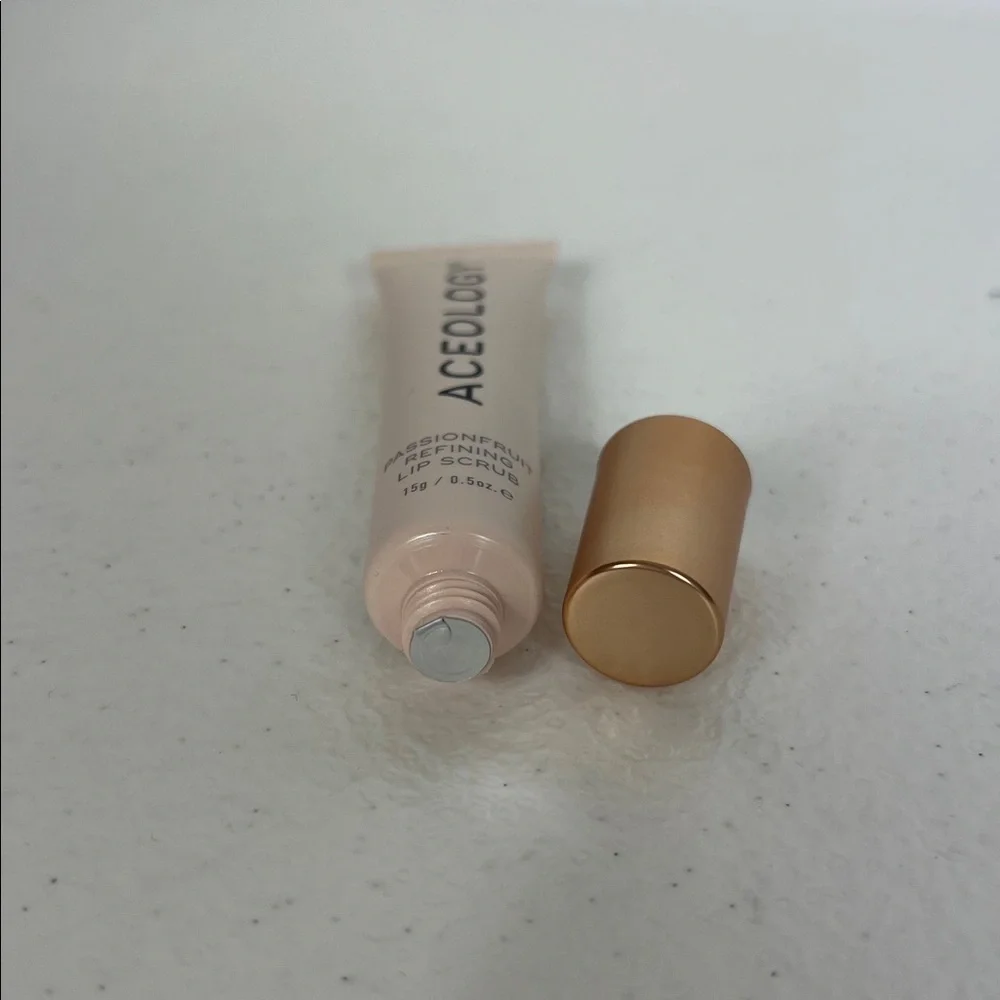 Aceology Refining Lip Scrub Passionfruit NIP 15g/0.5 oz